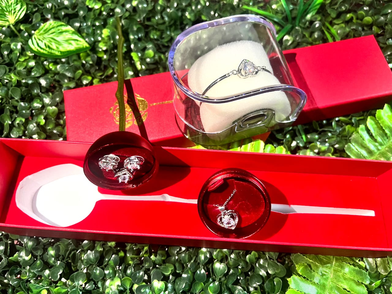 🌹Box Rose – Série Promise en Argent (Collier, Bague, Boucle d’oreille)✨+ Bracelet OFFERT spécialement pour elle 💎