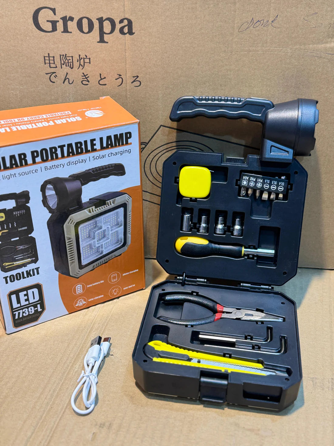 Lampe torche solaire LED rechargeable avec kit d'outils